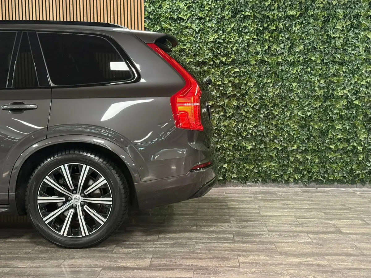 T8 AWD Recharge Ultra Dark | Vol! | Bowers & Wilkins | Luchtvering | Stoelventilatie | Trekhaak | 360 Camera | Head-Up Display | Stoelmassage | 455pk | Adaptieve Cruise Control | Stoelverwar