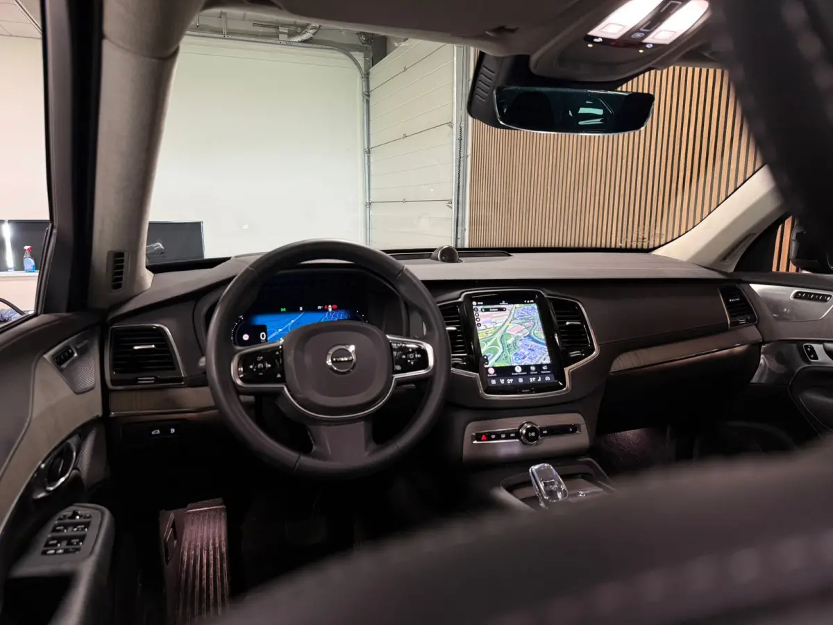 T8 AWD Recharge Ultra Dark | Vol! | Bowers & Wilkins | Luchtvering | Stoelventilatie | Trekhaak | 360 Camera | Head-Up Display | Stoelmassage | 455pk | Adaptieve Cruise Control | Stoelverwar