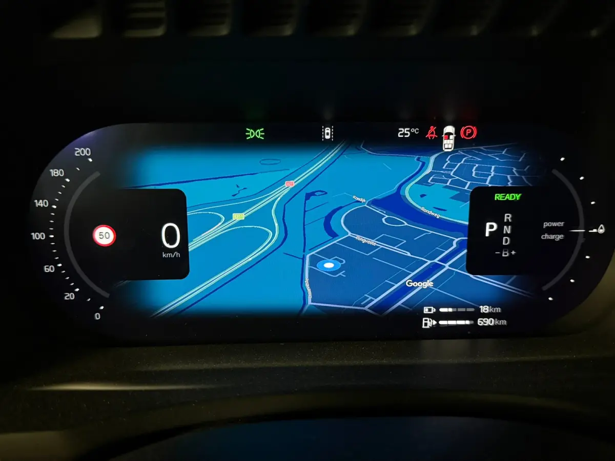 T8 AWD Recharge Ultra Dark | Vol! | Bowers & Wilkins | Luchtvering | Stoelventilatie | Trekhaak | 360 Camera | Head-Up Display | Stoelmassage | 455pk | Adaptieve Cruise Control | Stoelverwar