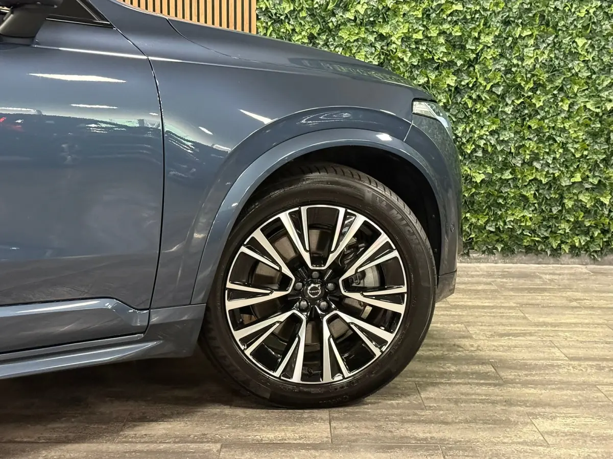 T8 AWD Recharge Ultra Dark | Vol! | Bowers & Wilkins | Luchtvering | Stoelventilatie | Trekhaak | 360 Camera | Head-Up Display | Stoelmassage | 455pk | Adaptieve Cruise Control | Stoelverwar
