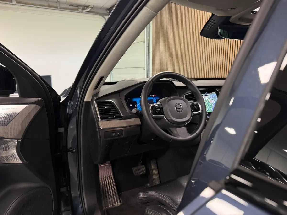 T8 AWD Recharge Ultra Dark | Vol! | Bowers & Wilkins | Luchtvering | Stoelventilatie | Trekhaak | 360 Camera | Head-Up Display | Stoelmassage | 455pk | Adaptieve Cruise Control | Stoelverwar