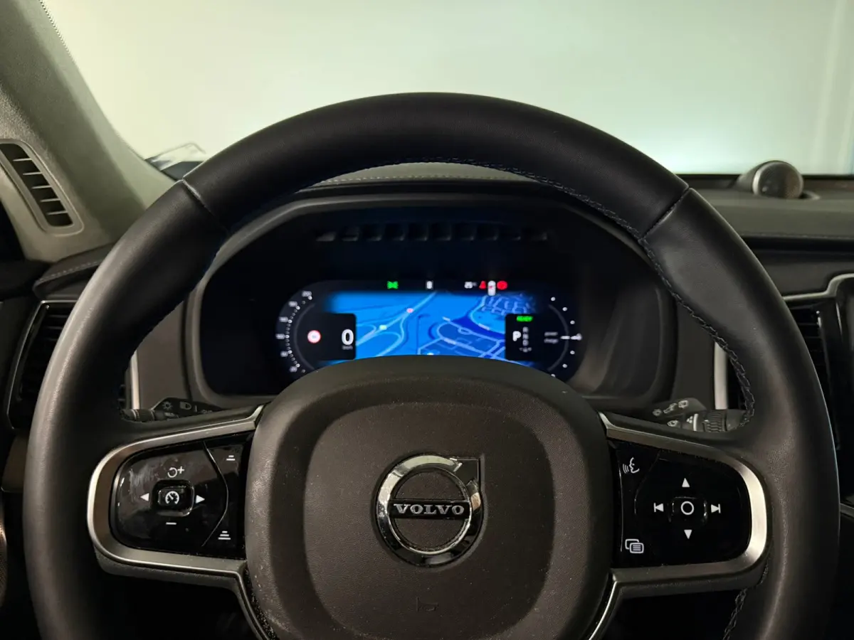 T8 AWD Recharge Ultra Dark | Vol! | Bowers & Wilkins | Luchtvering | Stoelventilatie | Trekhaak | 360 Camera | Head-Up Display | Stoelmassage | 455pk | Adaptieve Cruise Control | Stoelverwar
