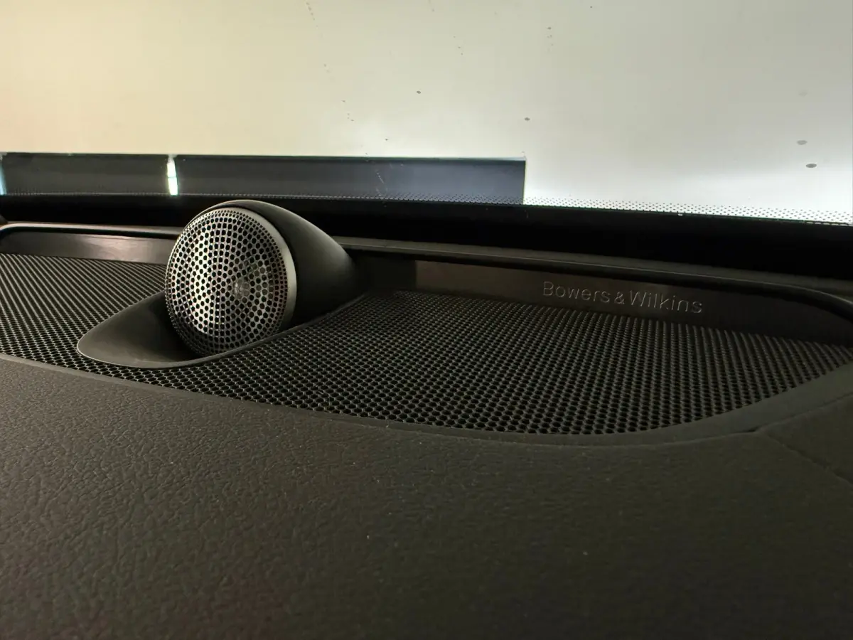 T8 AWD Recharge Ultra Dark | Vol! | Bowers & Wilkins | Luchtvering | Stoelventilatie | Trekhaak | 360 Camera | Head-Up Display | Stoelmassage | 455pk | Adaptieve Cruise Control | Stoelverwar