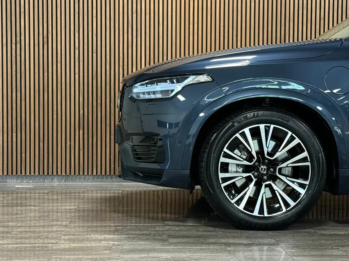 T8 AWD Recharge Ultra Dark | Vol! | Bowers & Wilkins | Luchtvering | Stoelventilatie | Trekhaak | 360 Camera | Head-Up Display | Stoelmassage | 455pk | Adaptieve Cruise Control | Stoelverwar