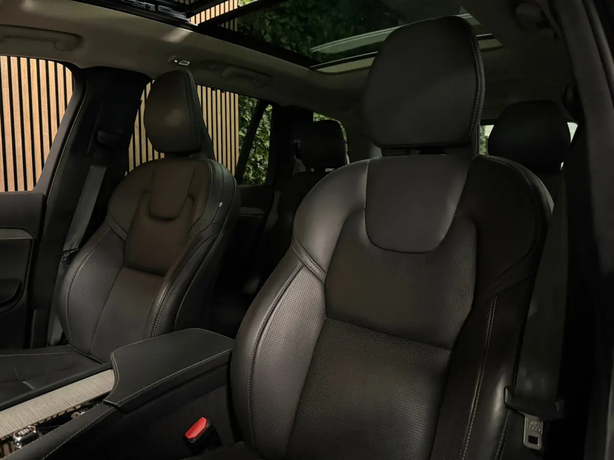 T8 AWD Recharge Ultra Dark | Vol! | Bowers & Wilkins | Luchtvering | Stoelventilatie | Trekhaak | 360 Camera | Head-Up Display | Stoelmassage | 455pk | Adaptieve Cruise Control | Stoelverwar