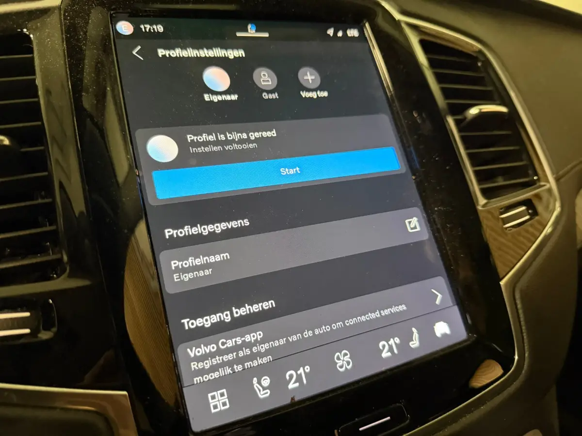 T8 AWD Recharge Ultra Dark | Vol! | Bowers & Wilkins | Luchtvering | Stoelventilatie | Trekhaak | 360 Camera | Head-Up Display | Stoelmassage | 455pk | Adaptieve Cruise Control | Stoelverwar