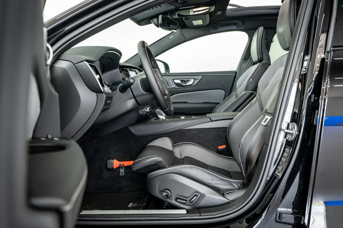 Vovo T8 455PK AWD Plus Dark | Panoramadak | 360° | Contourstoelen | Trekhaak