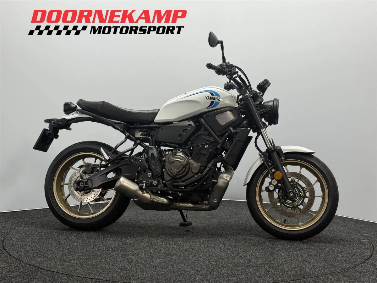Yamaha XSR700 2023 Benzine Handgeschakeld leasen