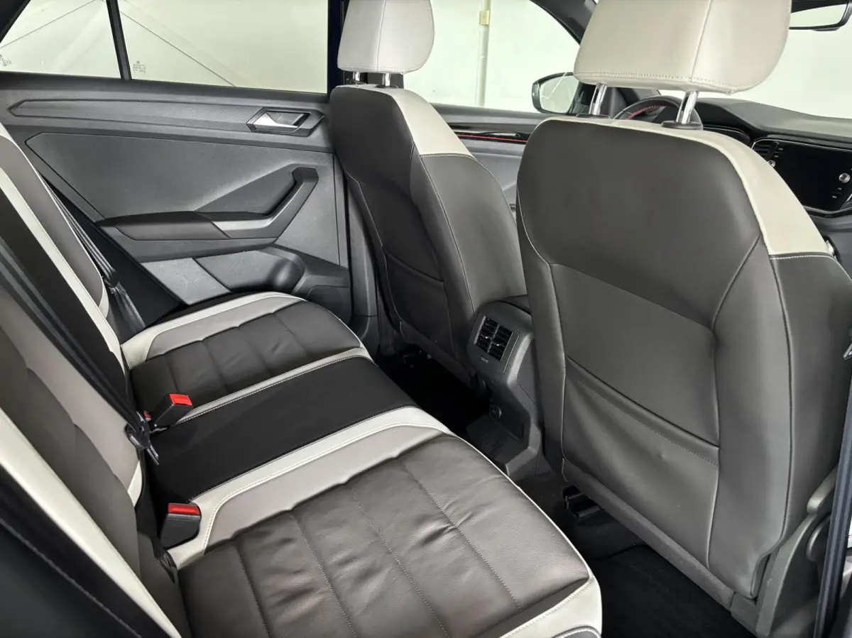 2.0 TSI 4Motion Sport Business R