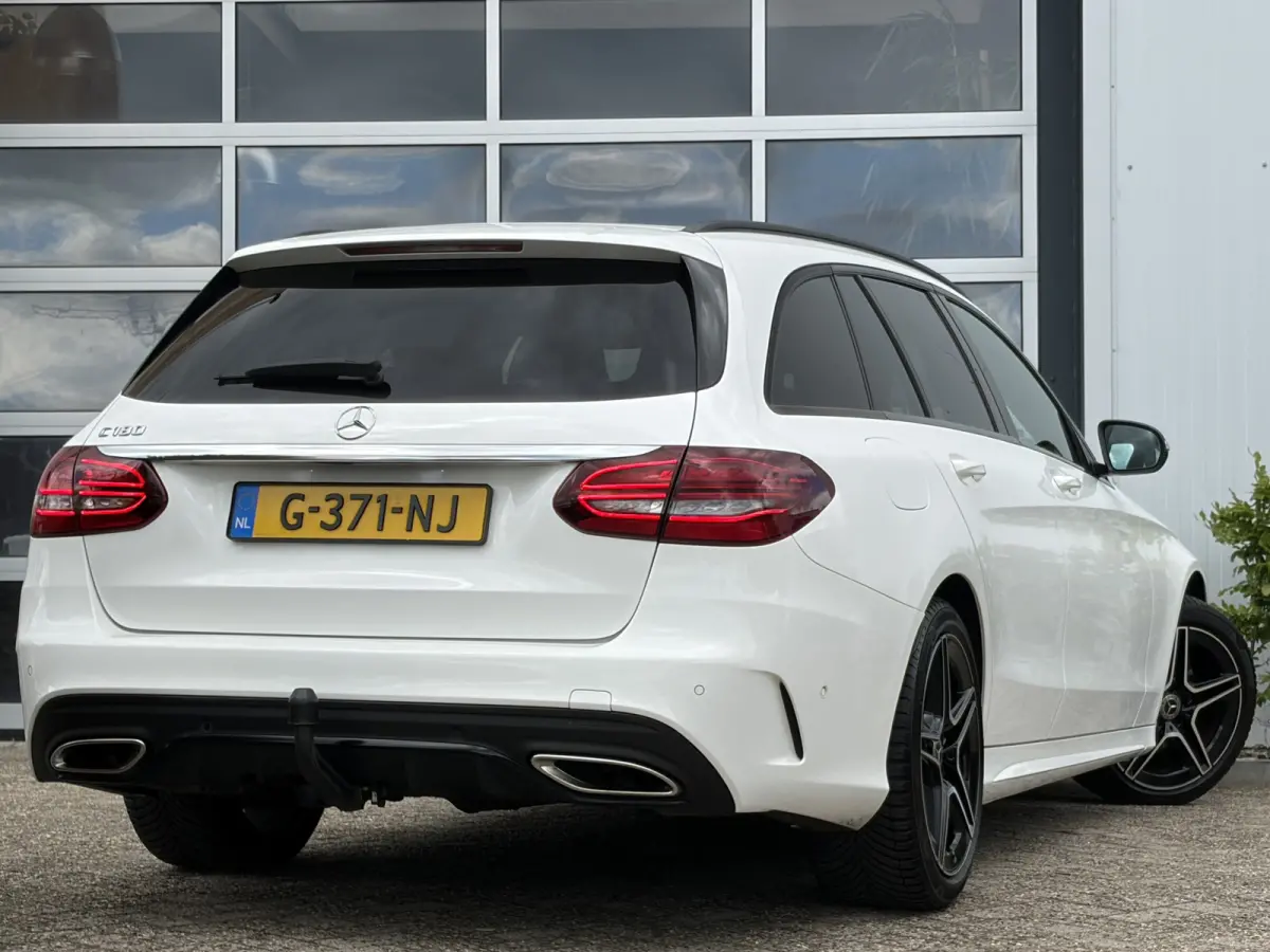 180 Business Solution AMG 156pk | Virtual Cockpit | Achteruitrijcamera | Bluetooth | Cruise control adaptief met stop&go en stuurhulp | DAB | Elektrisch glazen panorama-dak | Matrix led kopl