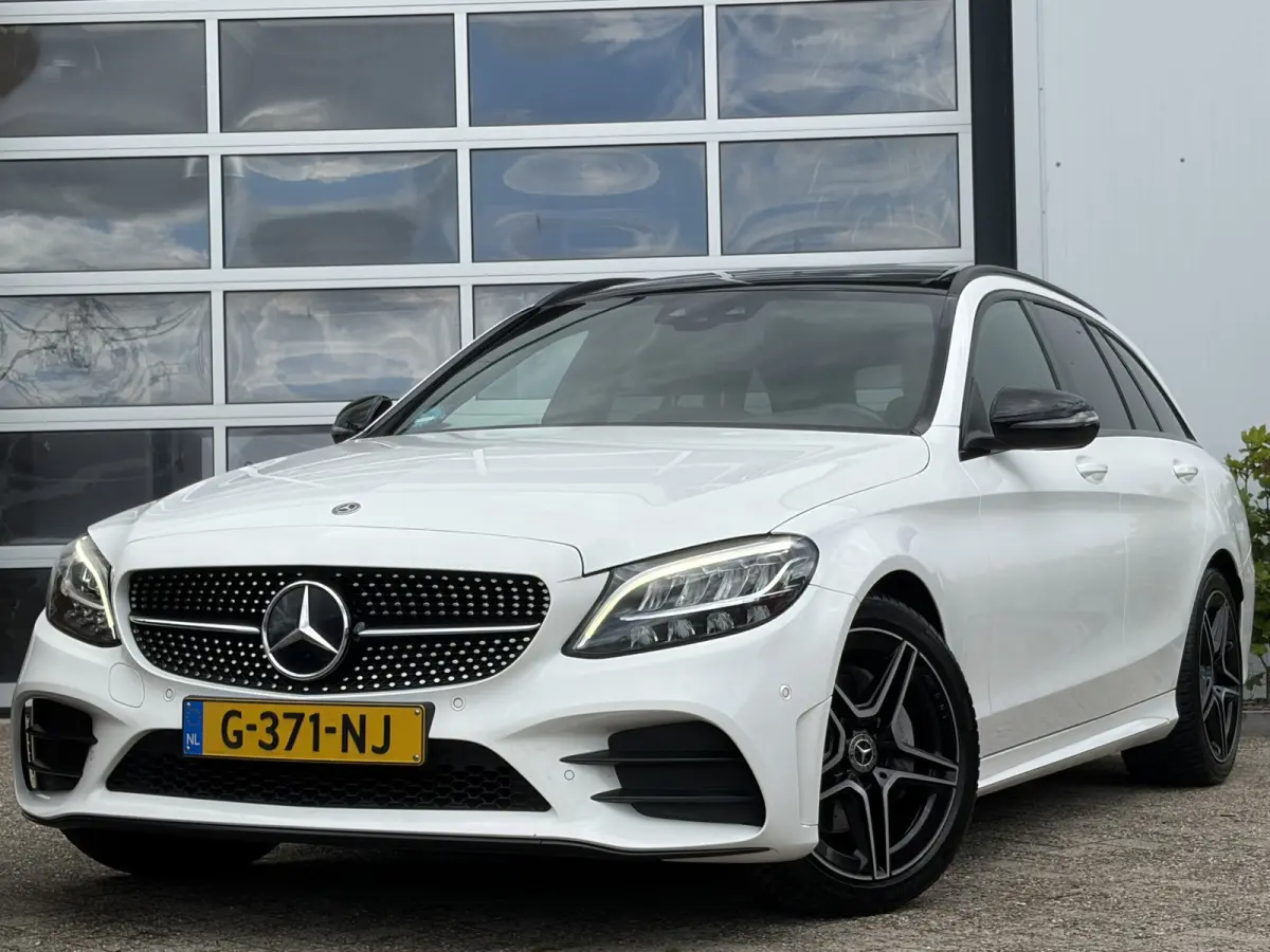 180 Business Solution AMG 156pk | Virtual Cockpit | Achteruitrijcamera | Bluetooth | Cruise control adaptief met stop&go en stuurhulp | DAB | Elektrisch glazen panorama-dak | Matrix led kopl