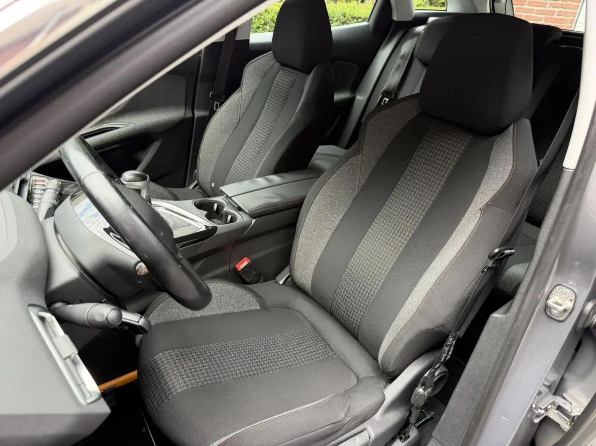 1.2 PureTech Active|Navi| Carplay| Trekhaak|PDC