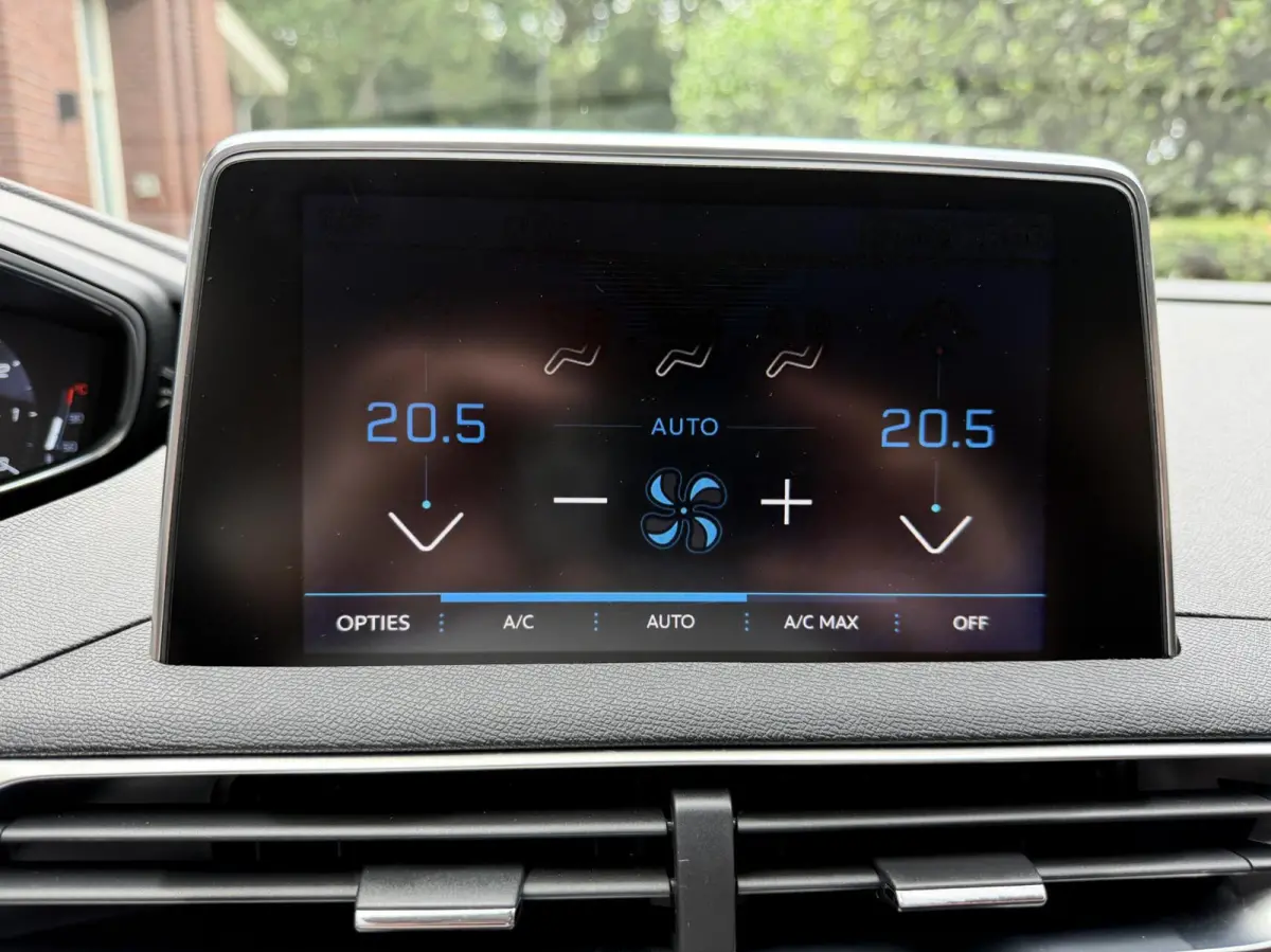 1.2 PureTech Active|Navi| Carplay| Trekhaak|PDC