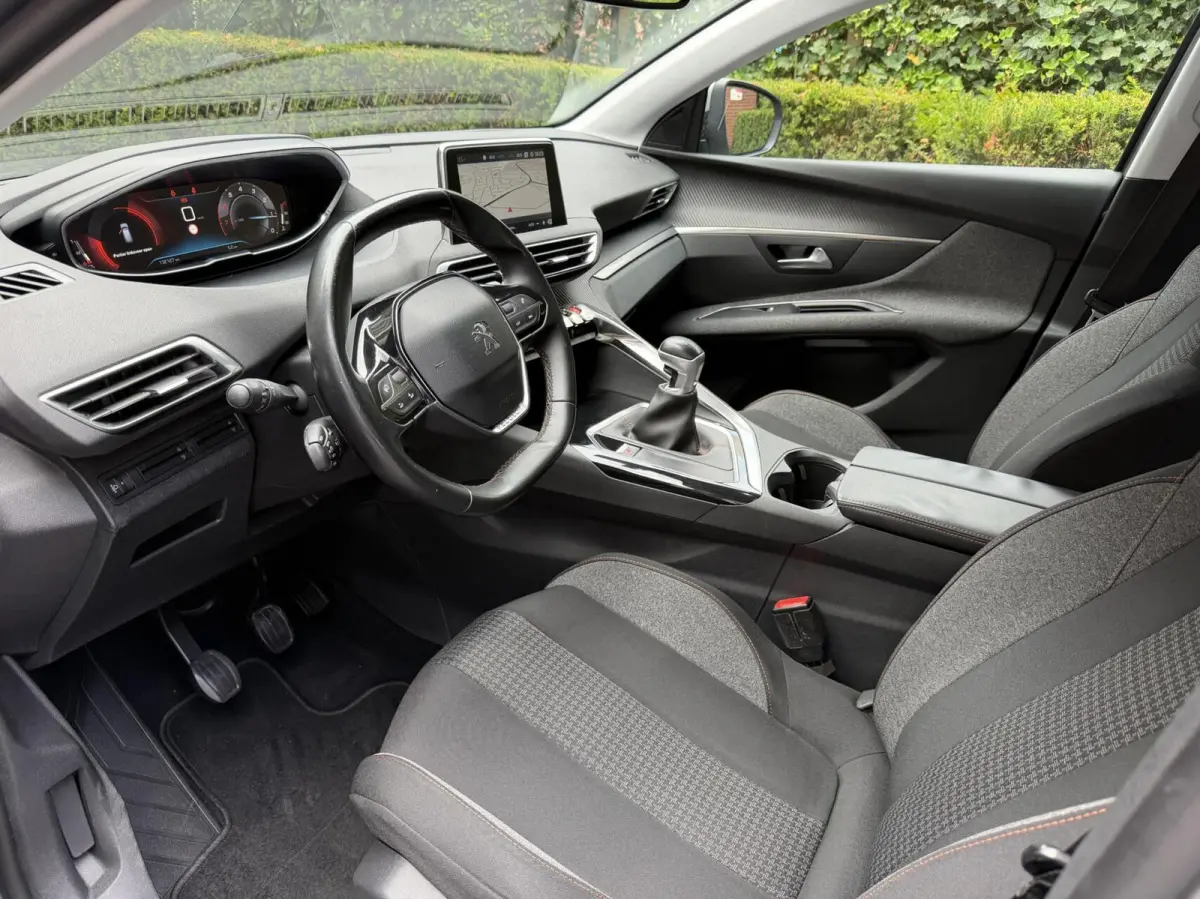 1.2 PureTech Active|Navi| Carplay| Trekhaak|PDC