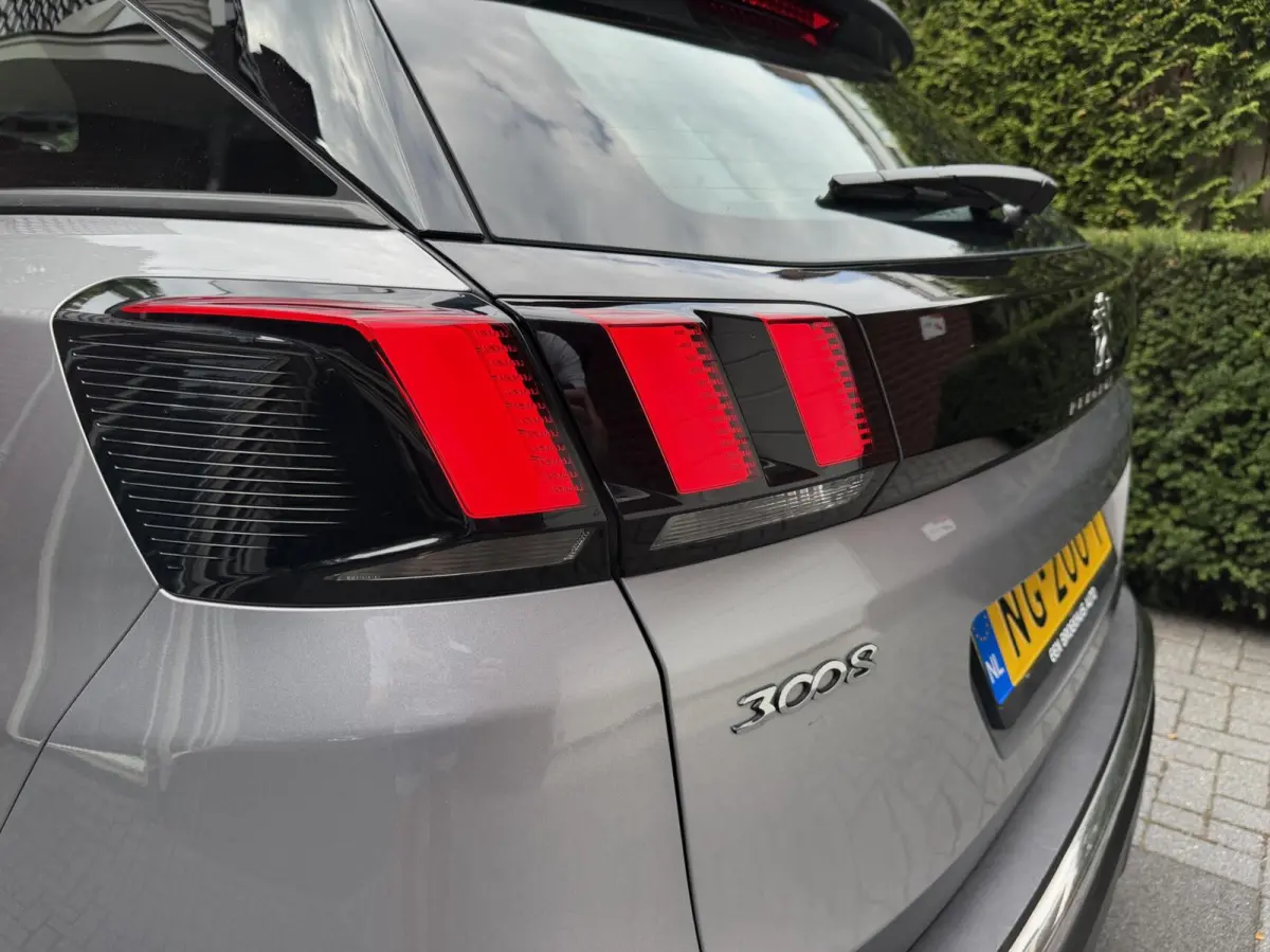 1.2 PureTech Active|Navi| Carplay| Trekhaak|PDC