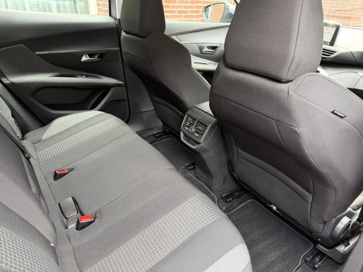 1.2 PureTech Active|Navi| Carplay| Trekhaak|PDC