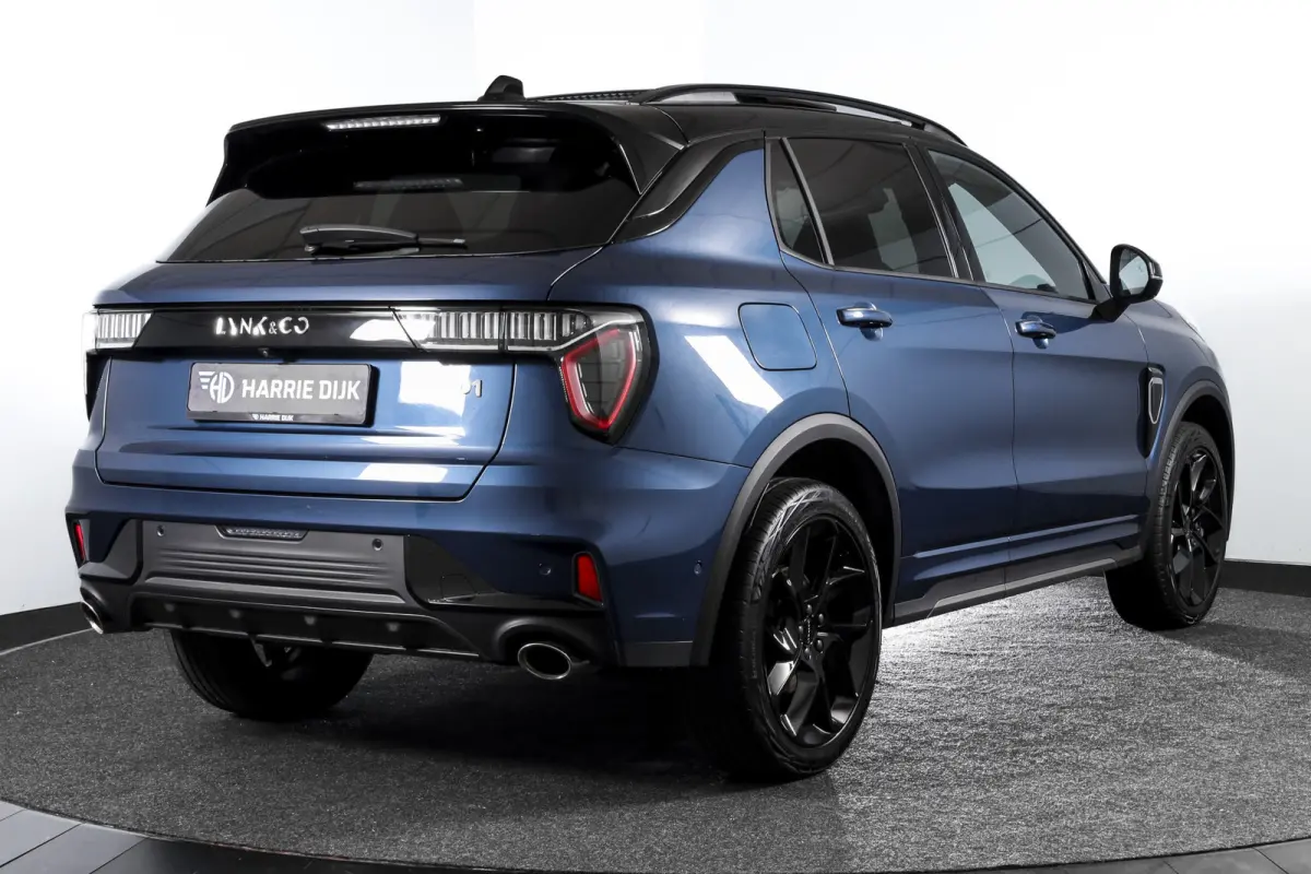 1.5 PHEV 261 PK MY23 | Blackpakket | Donkere hemel | 360 Camera | 7.4 kWh boordlader | S/K-panodak | Adapt. Cruise | Memory | Elek. klep | LM 20" | 5475