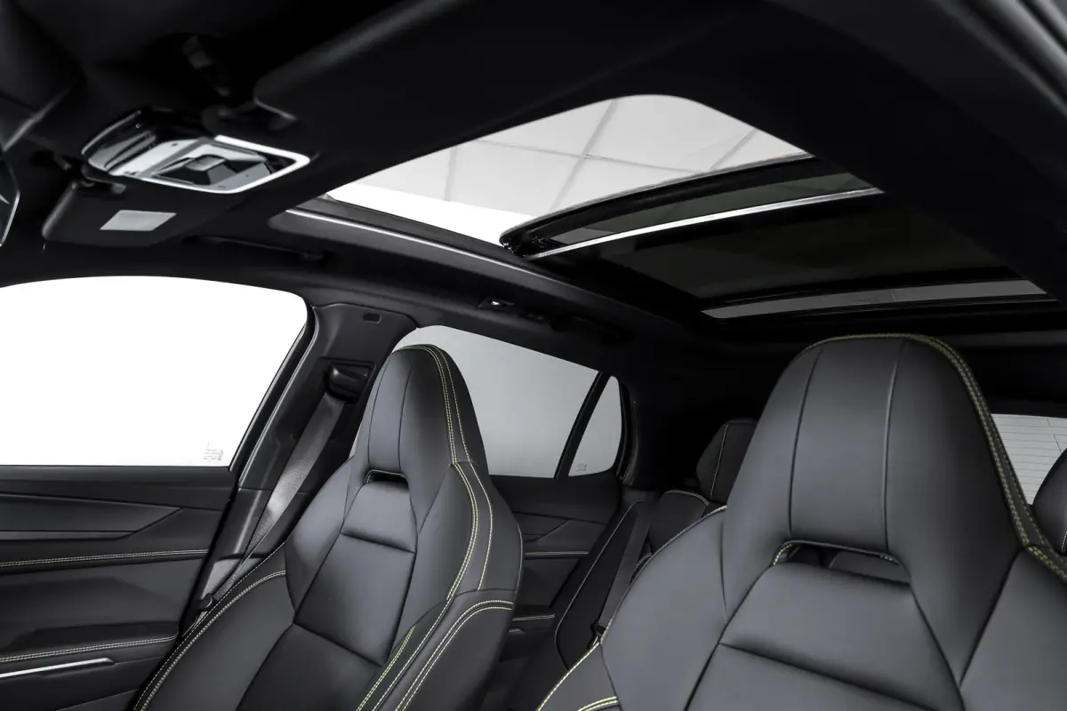 1.5 PHEV 276 PK More | S/K-panodak | Dig. Cockpit | Stoel-+Stuurverw. | 360 Camera | Adapt. Cruise | Memory | Elek. klep | LM 20" | 5184