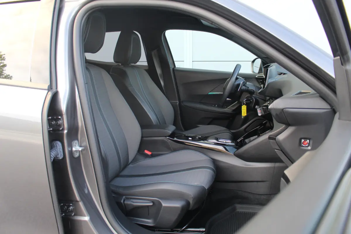 1.2 Allure | Camera | Cruise | Carplay | Climate | DAB | LED | PDC A | Camera | Cruise | Carplay | Climate | DAB | LED | PDC A |