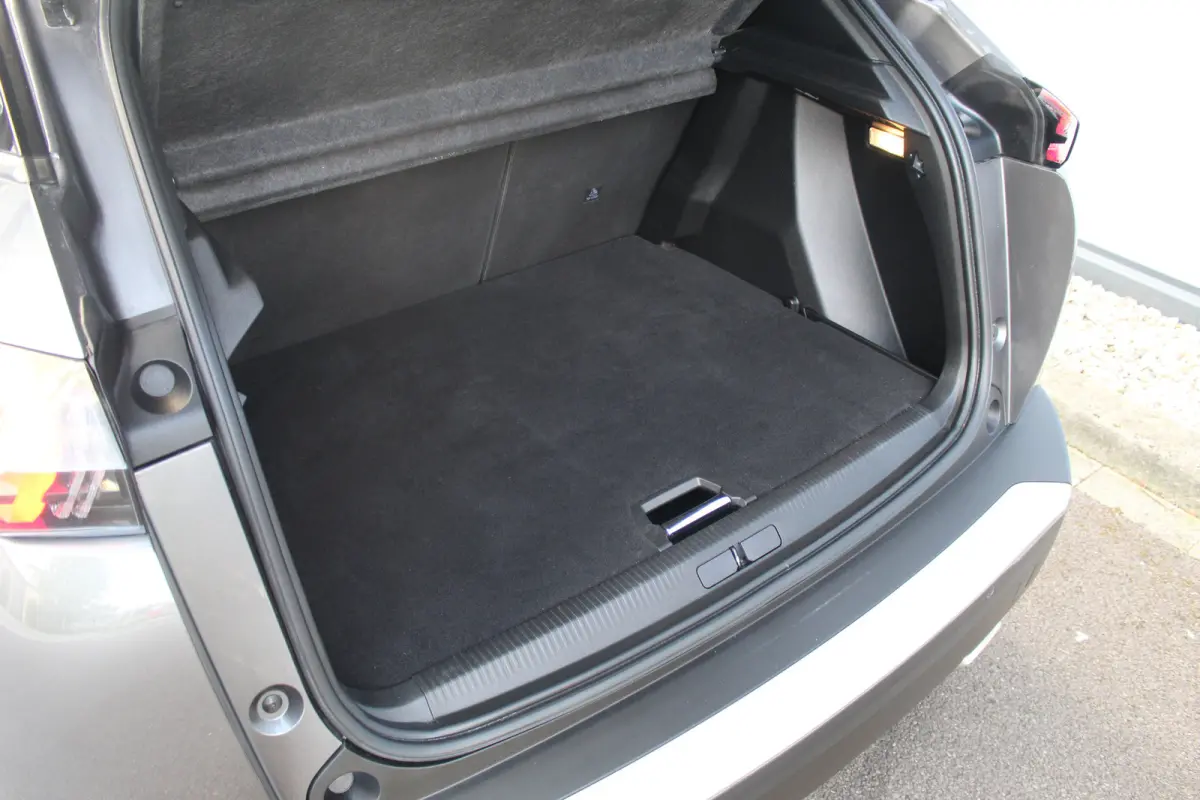 1.2 Allure | Camera | Cruise | Carplay | Climate | DAB | LED | PDC A | Camera | Cruise | Carplay | Climate | DAB | LED | PDC A |