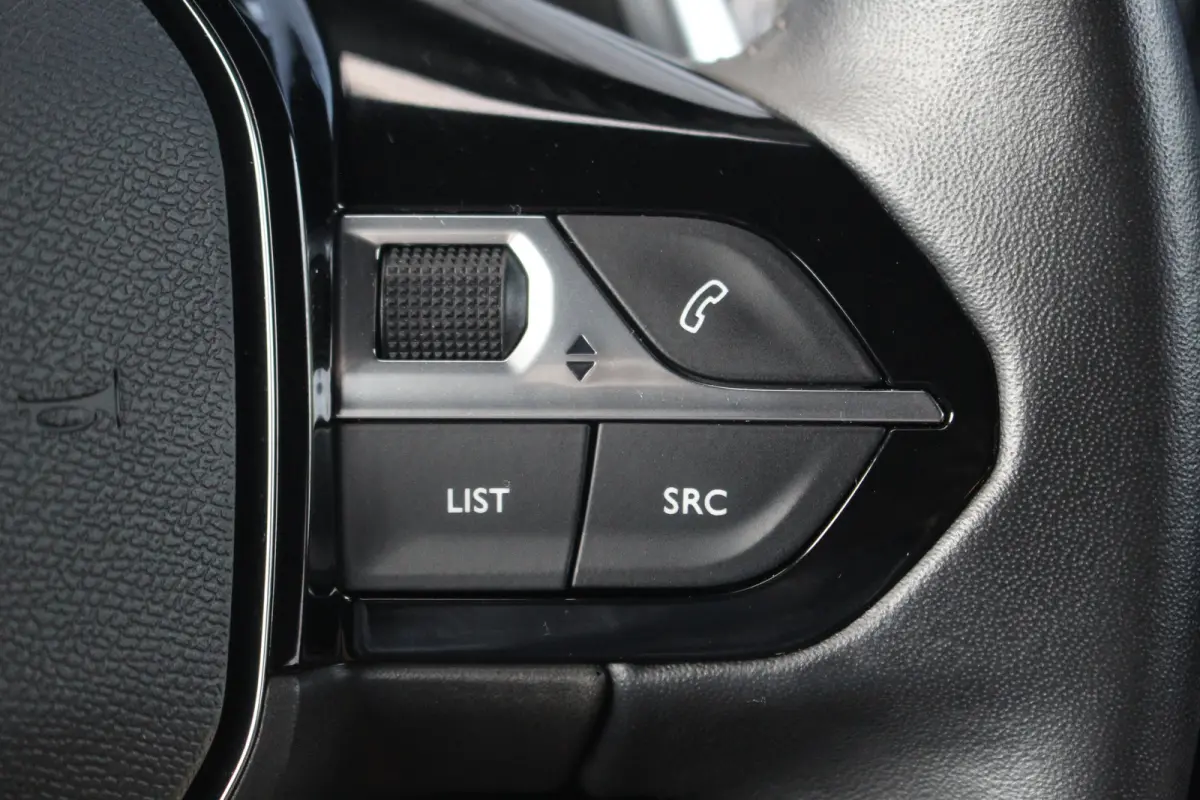 1.2 Allure | Camera | Cruise | Carplay | Climate | DAB | LED | PDC A | Camera | Cruise | Carplay | Climate | DAB | LED | PDC A |