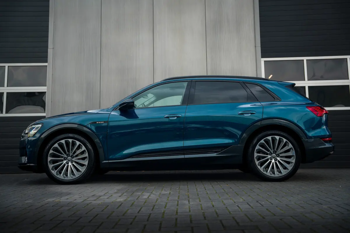 55 Quattro 408 pk Advanced 95 kWh Audi-Design / NL-Auto/ 89%SOH/ Soft-Close/ Pano-Dak/ Matrix-Led/ Lucht-Vering/ 360-Camera/ Adap.Cruise/ B&O-Sound /Marge-Auto 21'' LMV