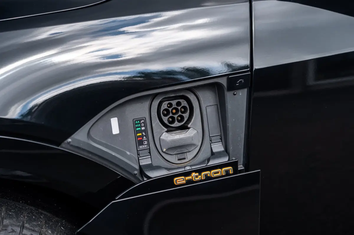 E-tron 50 quattro Launch edition 71 kWh Soh 84% I Trekhaak I Climate I Cruise I Stoelgeheugen I Luchtvering