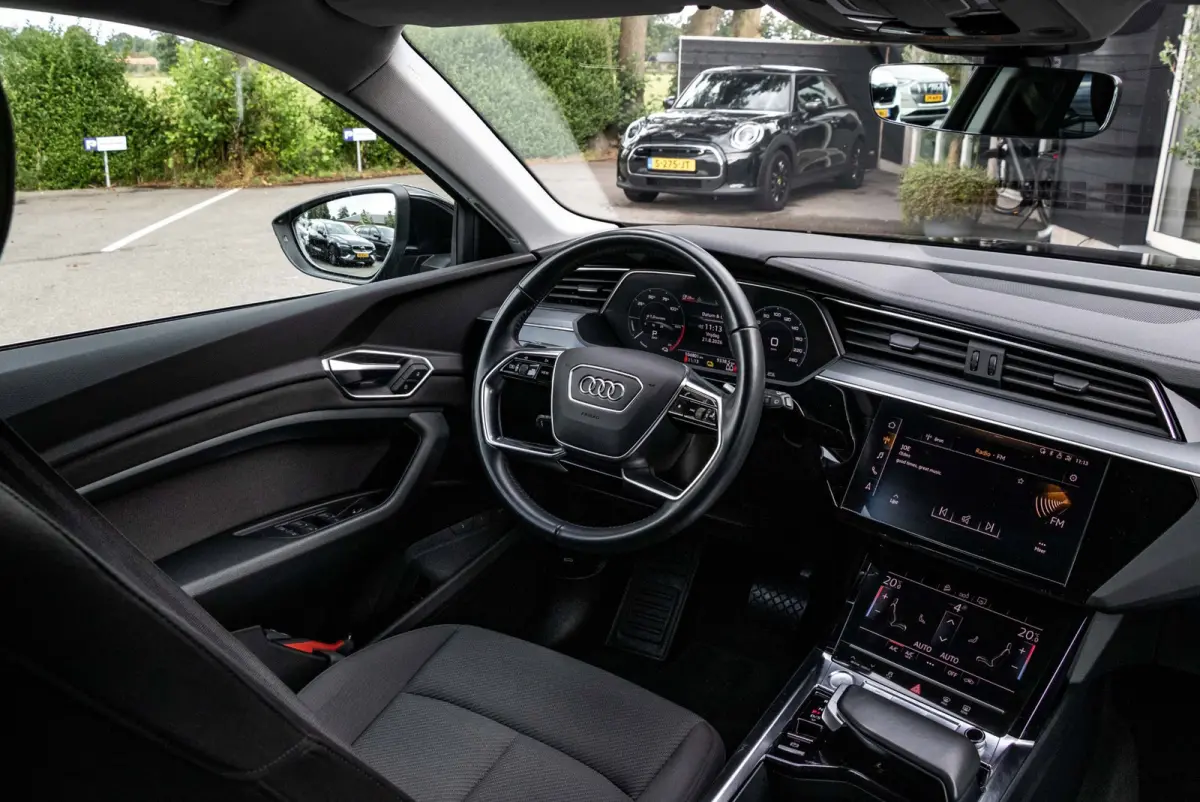 E-tron 50 quattro Launch edition 71 kWh Soh 84% I Trekhaak I Climate I Cruise I Stoelgeheugen I Luchtvering