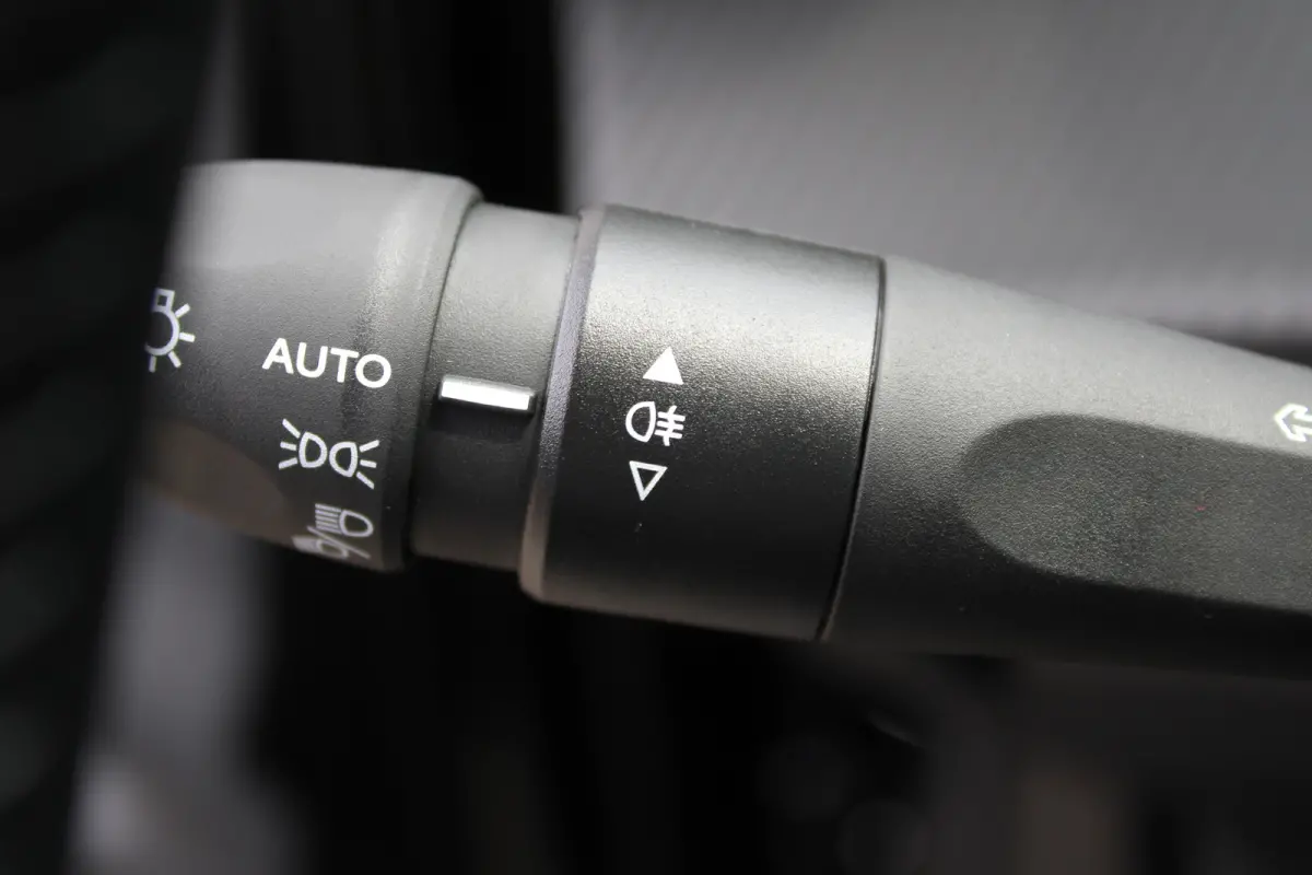 Business Apple Carplay/Android Auto | Cruise Control | Climate Control | Camera