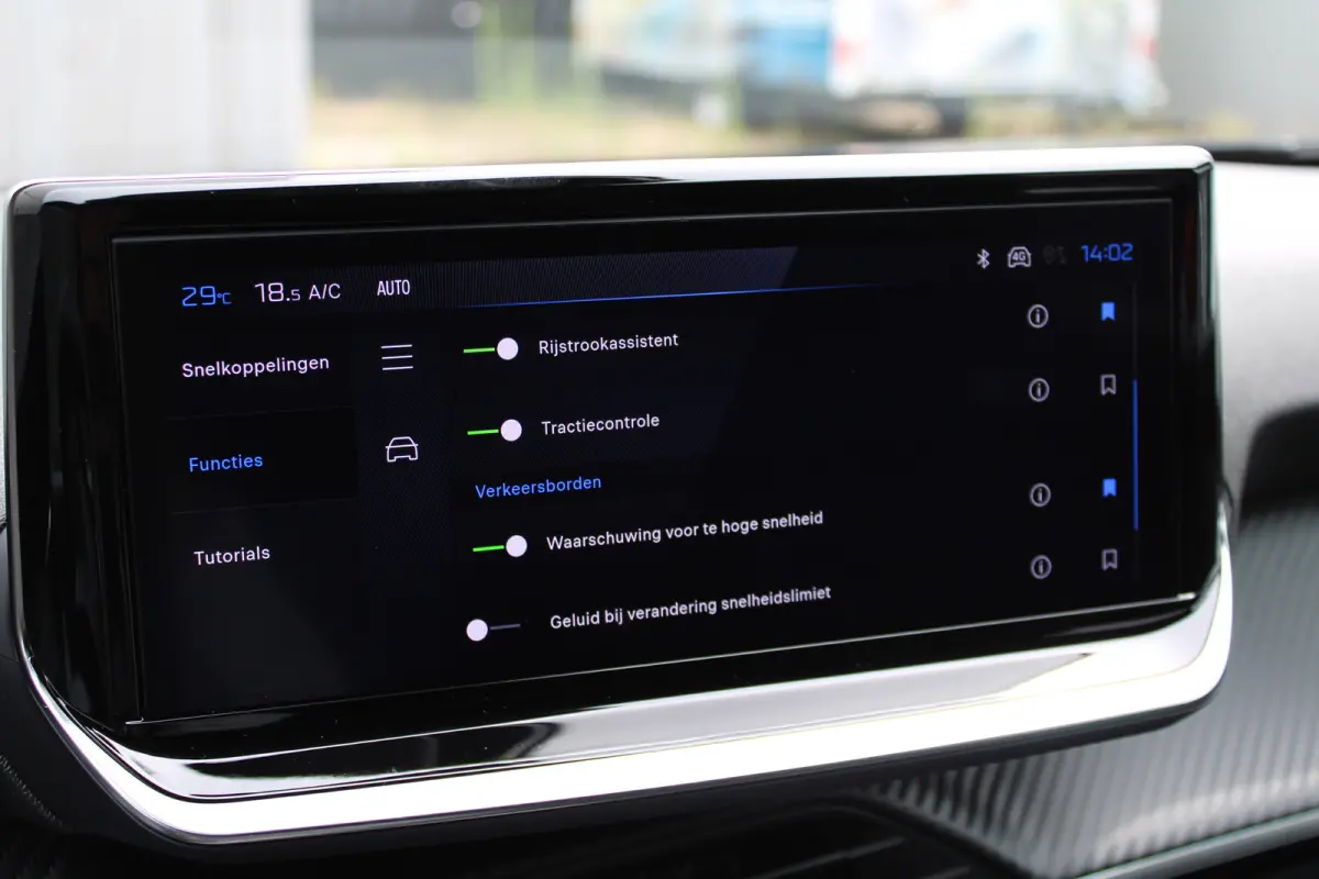 Business Apple Carplay/Android Auto | Cruise Control | Climate Control | Camera