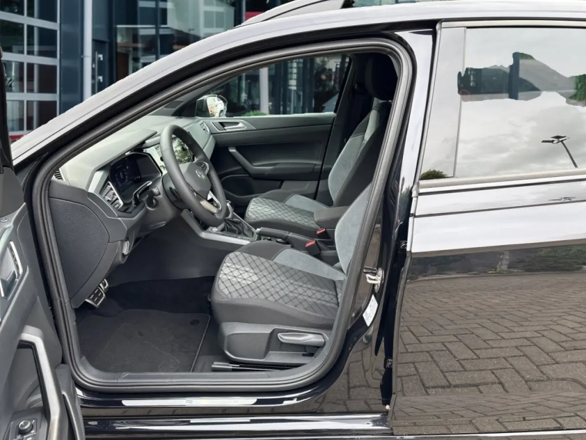 1.5 TSI DSG R-LINE BLACK STYLE AFN.TREKHAAK/CAMERA/ACC/IQ/STOELVERW/CARPLAY