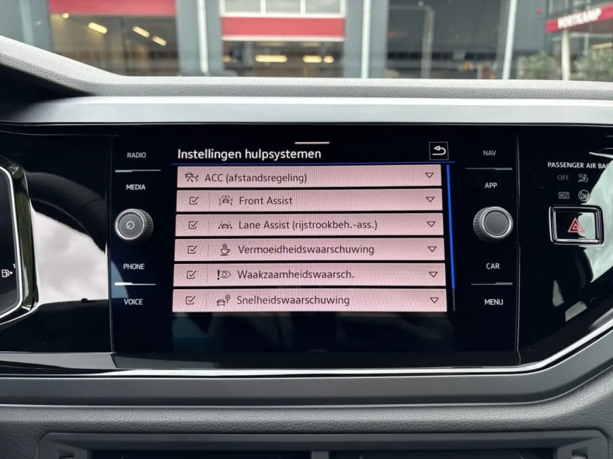 1.5 TSI DSG R-LINE BLACK STYLE AFN.TREKHAAK/CAMERA/ACC/IQ/STOELVERW/CARPLAY