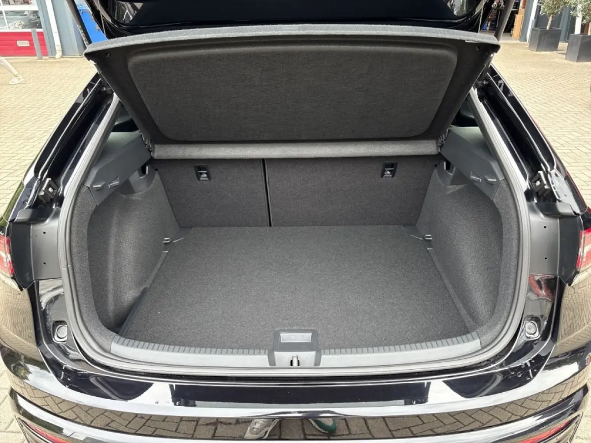 1.5 TSI DSG R-LINE BLACK STYLE AFN.TREKHAAK/CAMERA/ACC/IQ/STOELVERW/CARPLAY