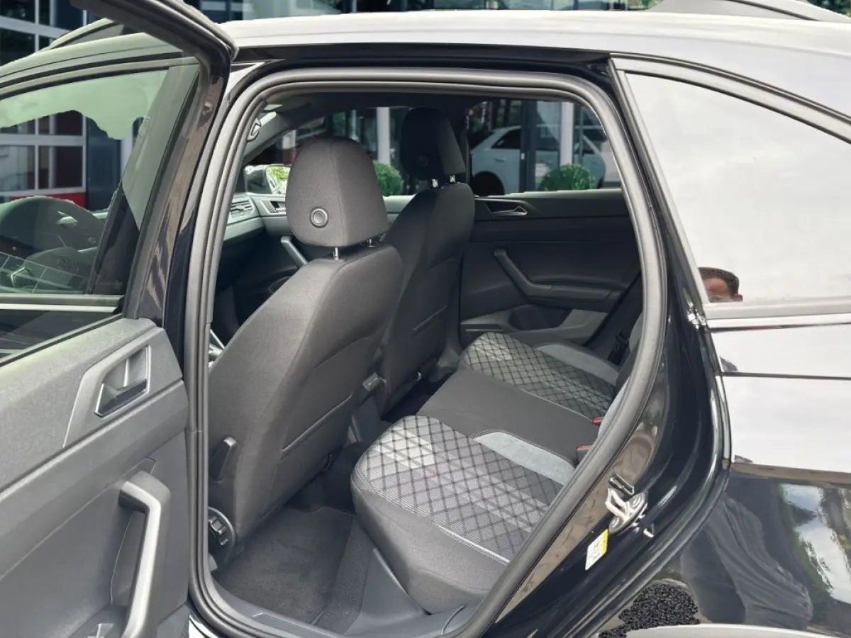 1.5 TSI DSG R-LINE BLACK STYLE AFN.TREKHAAK/CAMERA/ACC/IQ/STOELVERW/CARPLAY