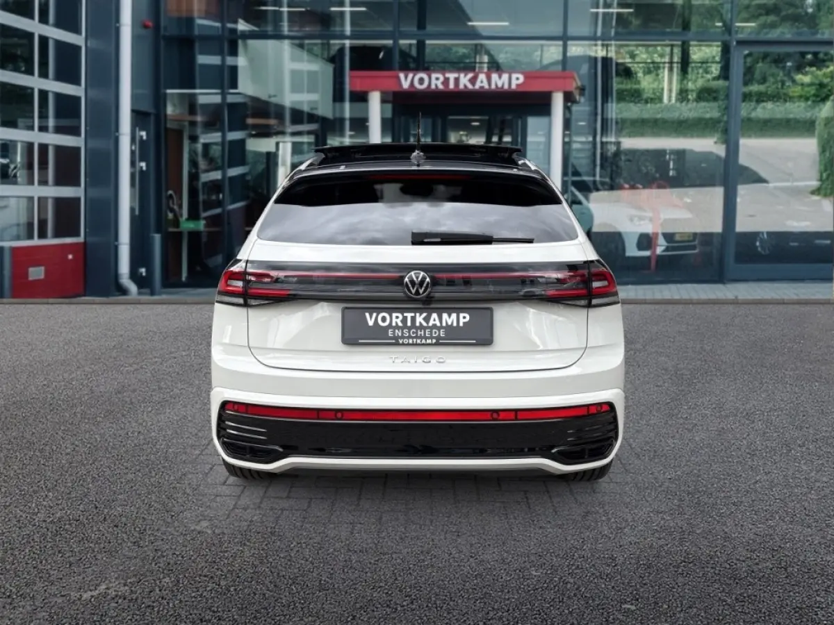 1.0 TSI DSG R-LINE BLACK STYLE PANO-DAK/CAMERA/ACC/IQ/STOELVERW/CARPLAY