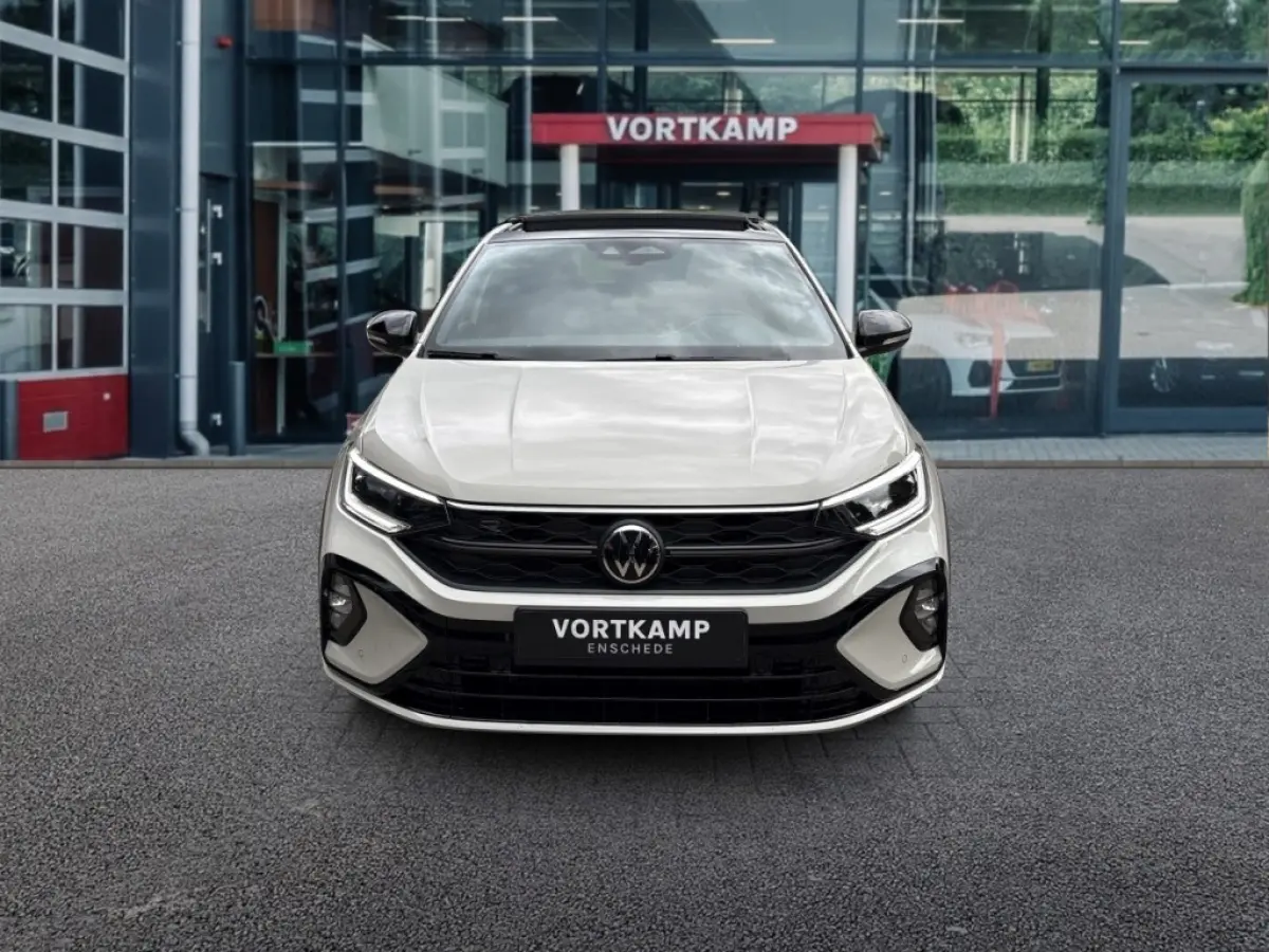 1.0 TSI DSG R-LINE BLACK STYLE PANO-DAK/CAMERA/ACC/IQ/STOELVERW/CARPLAY