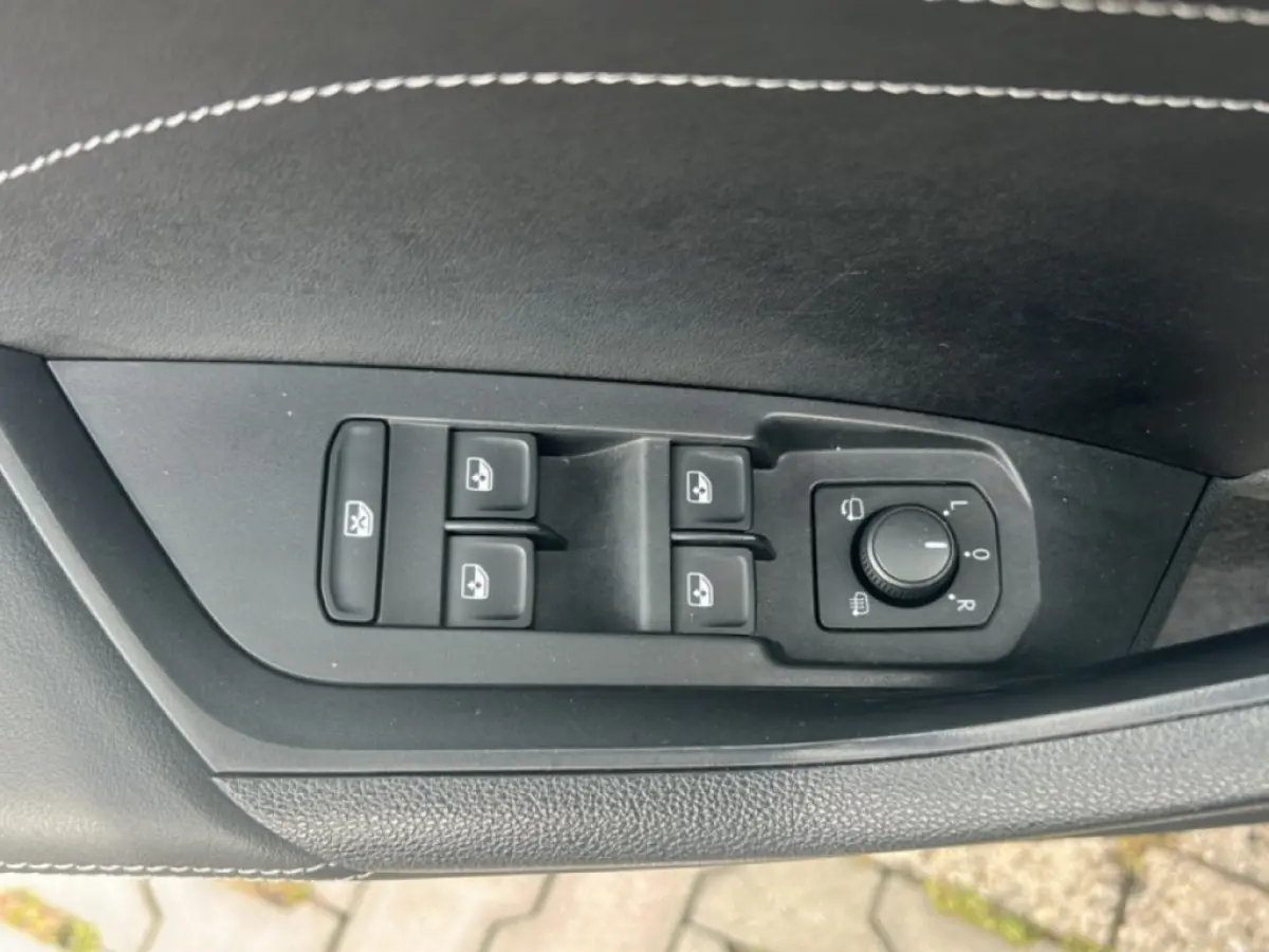 2.0 TDI DSG AMBITION PANO-DAK/PDC/ACC/STOELVERW/CARPLAY