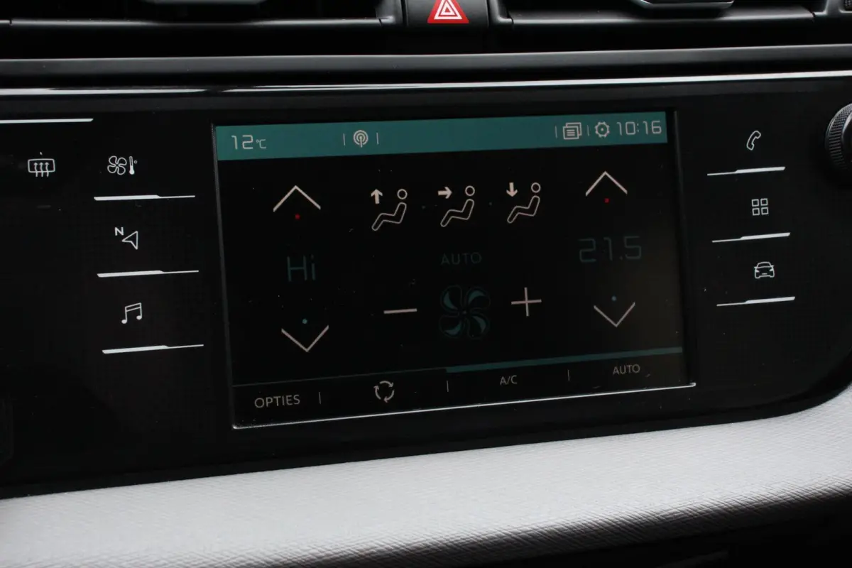 1.2 PureTech 130pk Feel 7PERSOONS Navigatie Apple Carplay/Android Auto Climate Control Dab Cruise Control Stoelverwarming Keyless Start