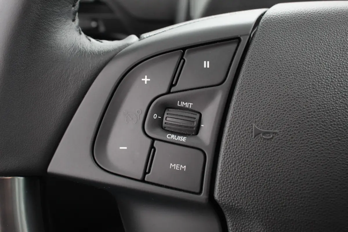 1.2 PureTech 130pk Feel 7PERSOONS Navigatie Apple Carplay/Android Auto Climate Control Dab Cruise Control Stoelverwarming Keyless Start