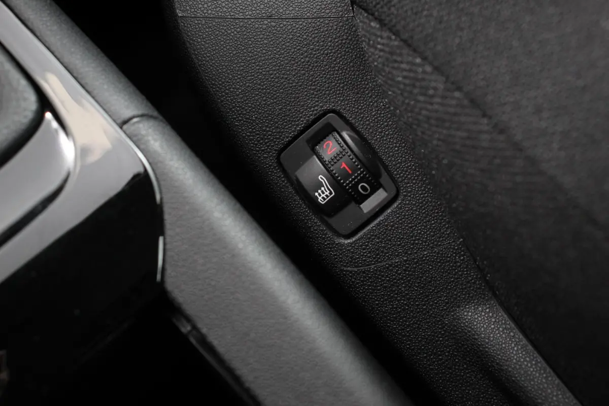 1.2 PureTech 130pk Feel 7PERSOONS Navigatie Apple Carplay/Android Auto Climate Control Dab Cruise Control Stoelverwarming Keyless Start