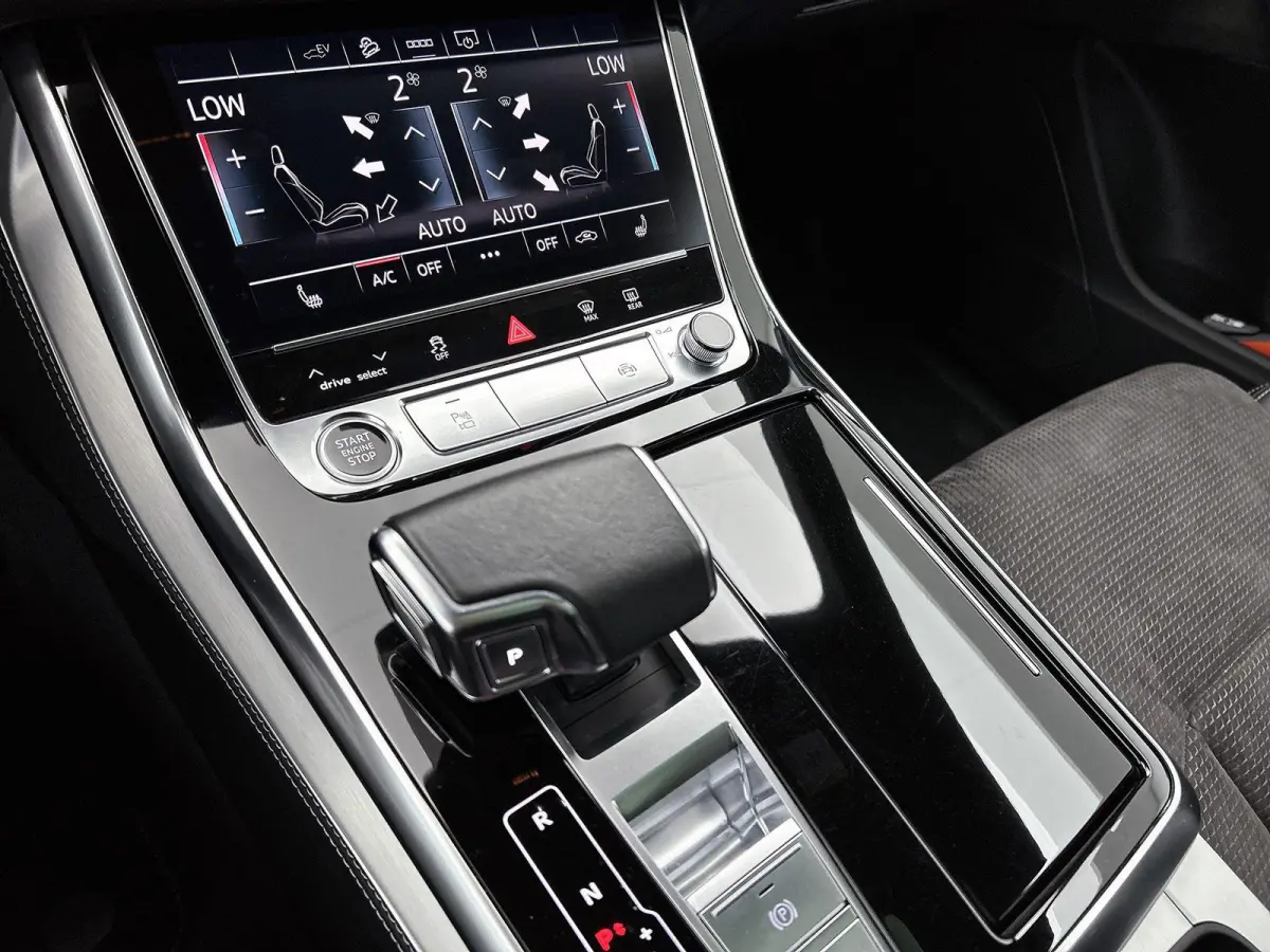 55 TFSI e quattro Pro Line S 381 PK | Panoramadak | Luchtvering | Climate Control | Stoelverwarming | Cruise Control | Achteruitrijcamera | Elektrisch verstelbare stoelen |