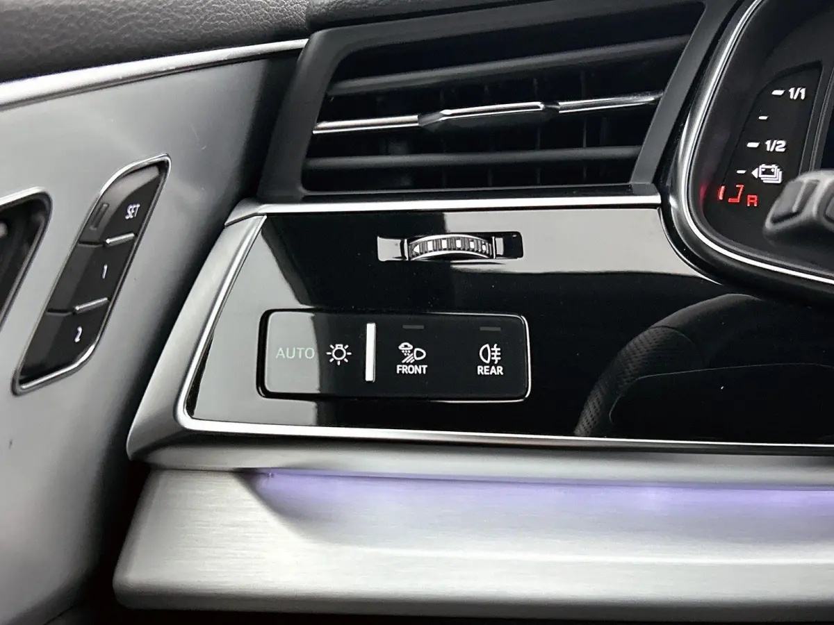55 TFSI e quattro Pro Line S 381 PK | Panoramadak | Luchtvering | Climate Control | Stoelverwarming | Cruise Control | Achteruitrijcamera | Elektrisch verstelbare stoelen |
