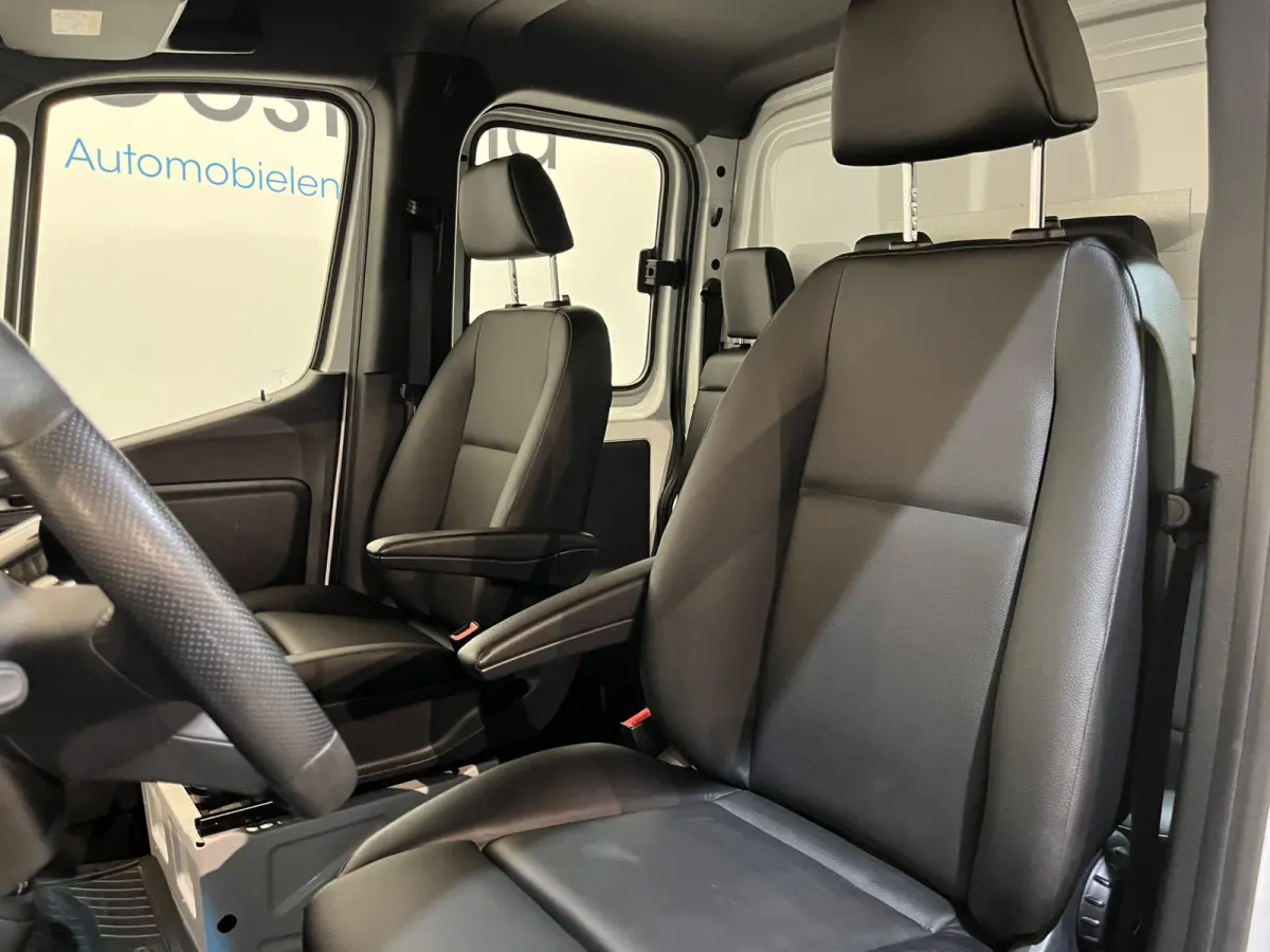 317 CDI L3 RWD DC Dubbel Cabine Open Laadbak / Euro 6 / Trekhaak 3500 KG / Airco / Camera / CarPlay / Cruise Control Adap. / 6-Zits /