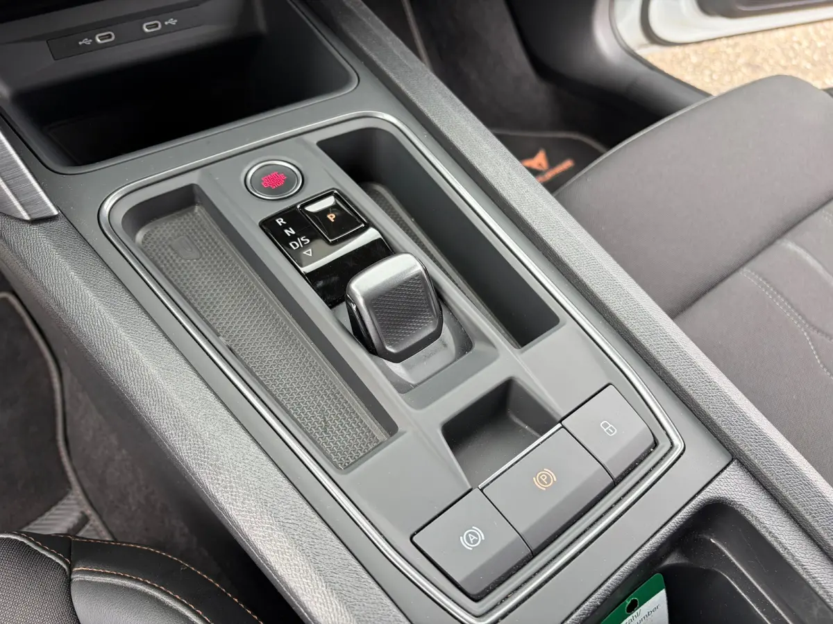 1.4 e-Hybrid Business|Rijklaar prijs|Camera|Elek. klep|CarPlay|ACC|Sfeer|