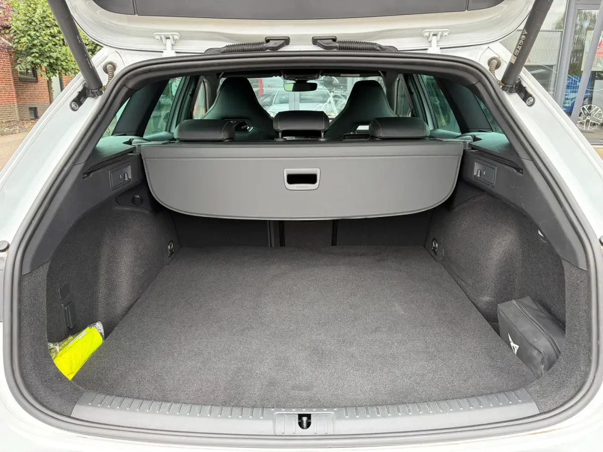 1.4 e-Hybrid Business|Rijklaar prijs|Camera|Elek. klep|CarPlay|ACC|Sfeer|