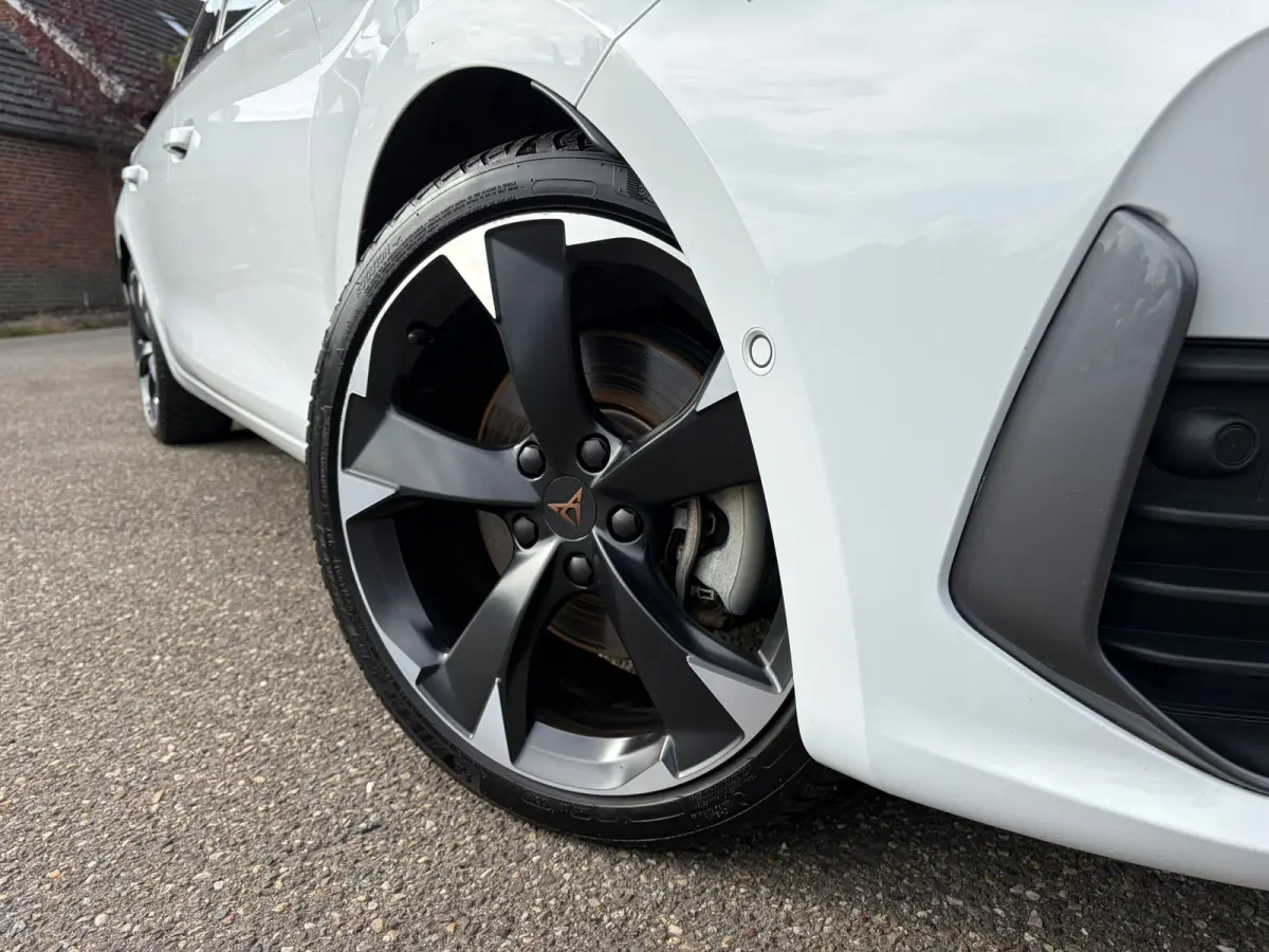 1.4 e-Hybrid Business|Rijklaar prijs|Camera|Elek. klep|CarPlay|ACC|Sfeer|