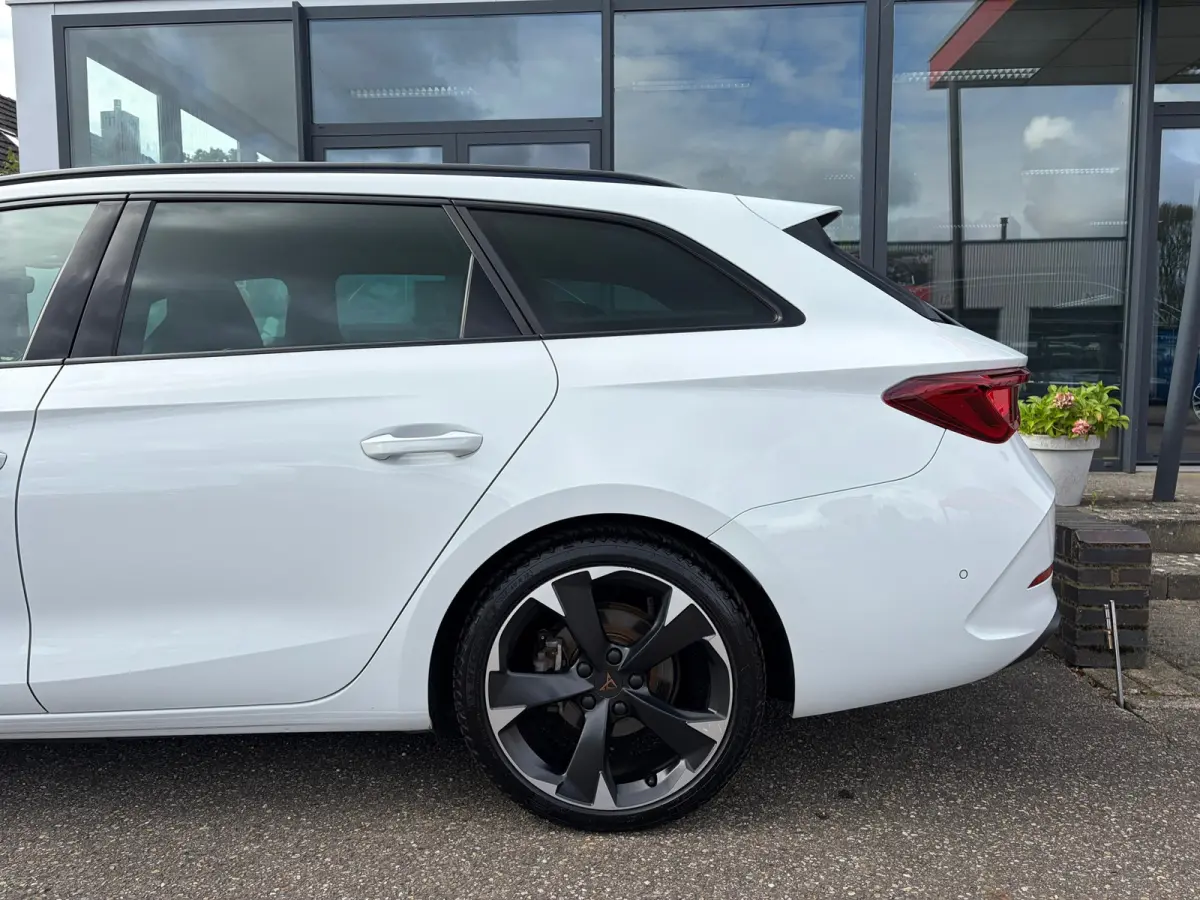 1.4 e-Hybrid Business|Rijklaar prijs|Camera|Elek. klep|CarPlay|ACC|Sfeer|