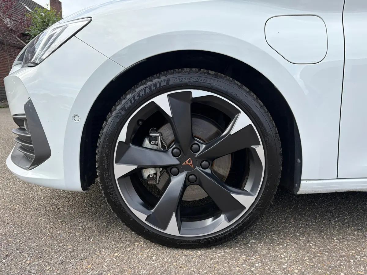 1.4 e-Hybrid Business|Rijklaar prijs|Camera|Elek. klep|CarPlay|ACC|Sfeer|