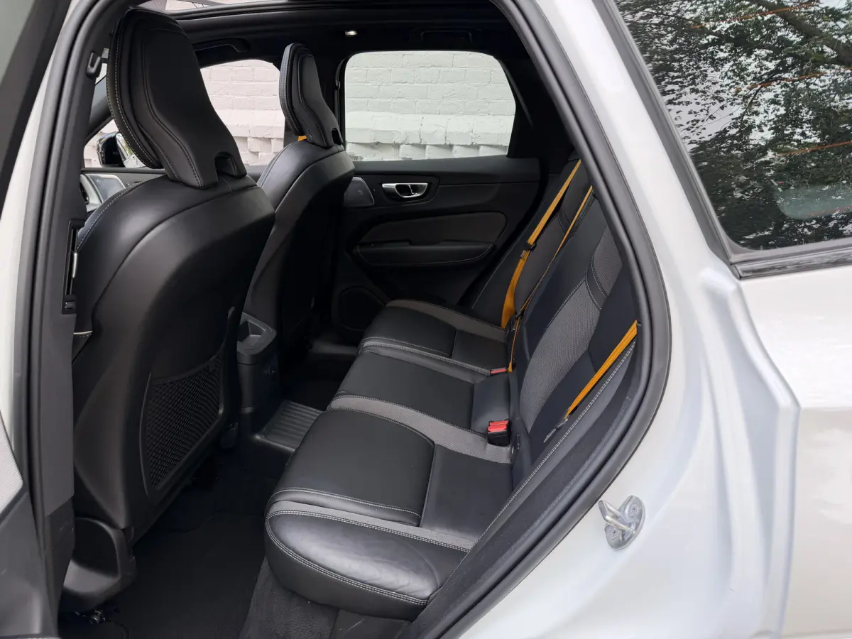 2.0 T8 Plug-in-hybrid AWD Polestar Engineered SOH 99%! Schuif/kantel dak Bowers&Wilkins SOH 99%!