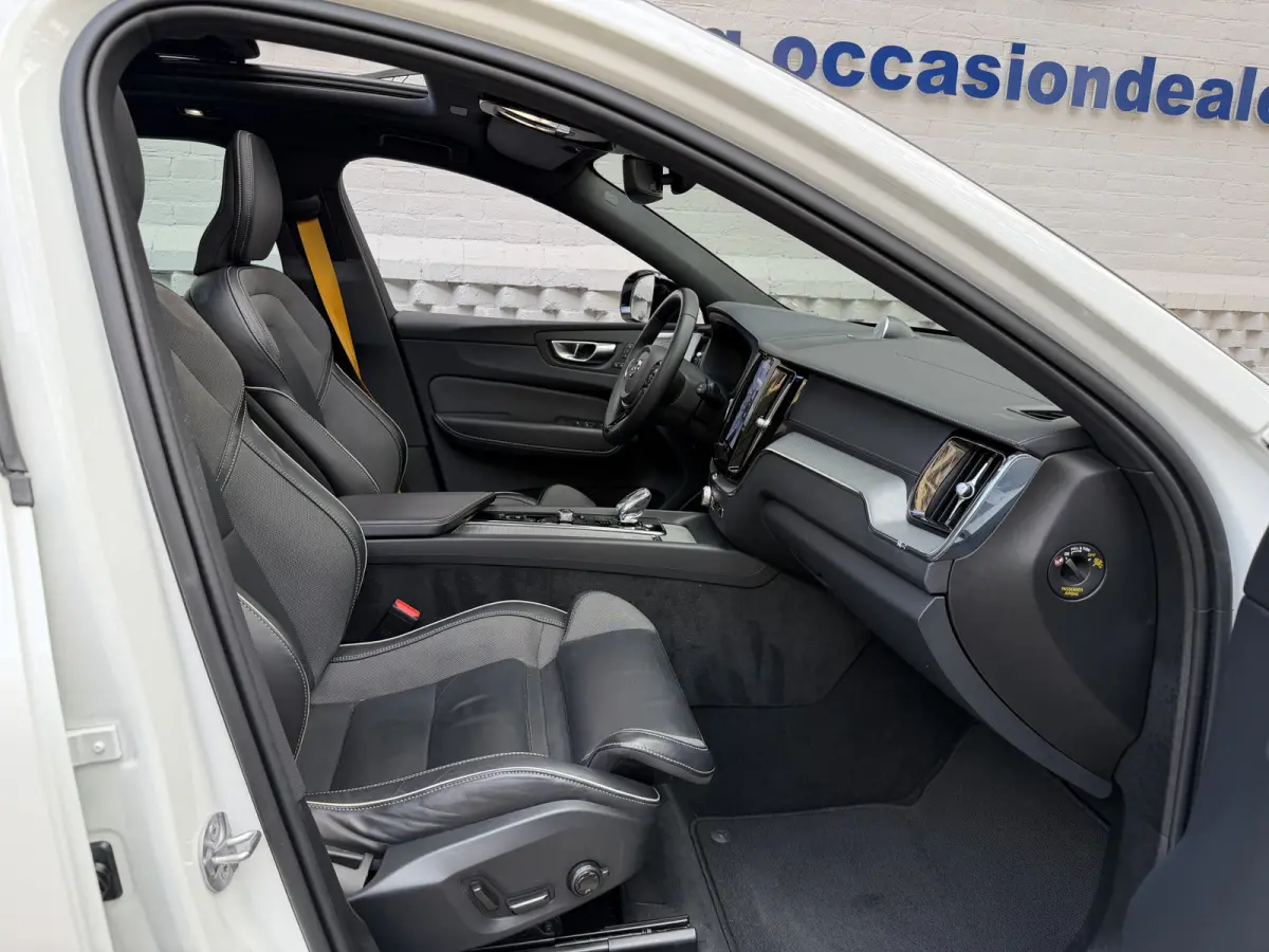 2.0 T8 Plug-in-hybrid AWD Polestar Engineered SOH 99%! Schuif/kantel dak Bowers&Wilkins SOH 99%!